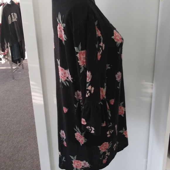 Blouse - Picture 2 of 3